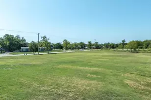 800 Crisp Rd, Ennis, TX 75119 - Photo 1