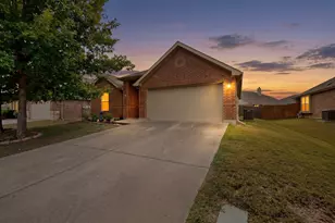 1305 Hearthstone Dr, Burleson, TX 76028 - Photo 1
