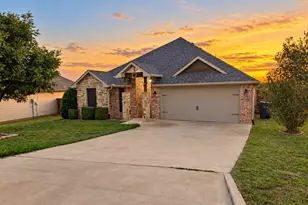 2811 S Lillis Ln, Denison, TX 75020 - Photo 1