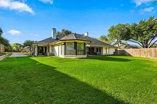 10011 Woodlake Dr, Dallas, TX 75243 - Photo 33