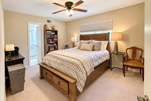10734 Candlewood Dr, Houston, TX 77042 - Photo 19