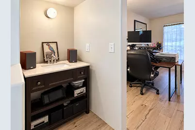 10734 Candlewood Drive, Houston, TX 77042 - Photo 23
