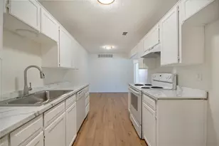 3723 Hulen Park Cir, Fort Worth, TX 76123 - Photo 11
