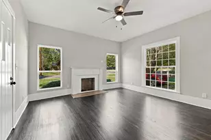 512 E Main St, Whitesboro, TX 76273 - Photo 9
