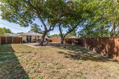 2002 Seevers Avenue, Dallas, TX 75216 - Photo 13