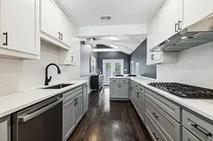 8723 Glencrest Ln, Dallas, TX 75209 - Photo 11