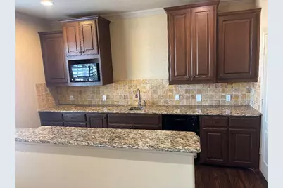 563 Rockingham Drive, Irving, TX 75063 - Photo 3