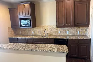 563 Rockingham Dr, Irving, TX 75063 - Photo 3