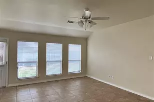 247 Pine Crest Dr, Justin, TX 76247 - Photo 5