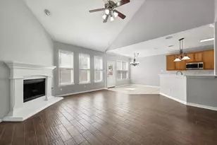 1102 Tanglewood Dr, Mansfield, TX 76063 - Photo 5