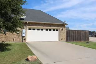 1139 Fountain Creek Blvd, Pottsboro, TX 75076 - Photo 3