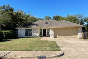 971 N Brookside Dr, Cedar Hill, TX 75104 - Photo 1
