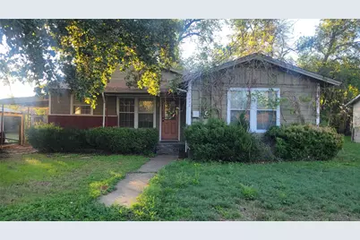 1092 W Elm Street, Stephenville, TX 76401 - Photo 1