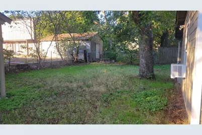 1092 W Elm Street, Stephenville, TX 76401 - Photo 3