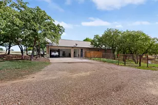 111 Clear Creek Dr, Sunset, TX 76270 - Photo 29
