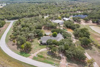 111 Clear Creek Drive, Sunset, TX 76270 - Photo 39