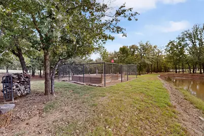 111 Clear Creek Drive, Sunset, TX 76270 - Photo 31
