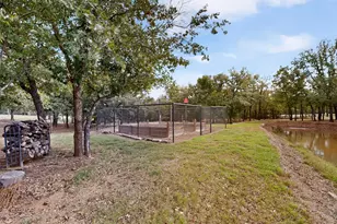 111 Clear Creek Dr, Sunset, TX 76270 - Photo 31
