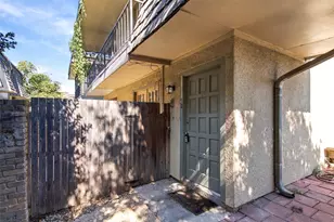 8560 Park Ln, Dallas, TX 75231 - Photo 25