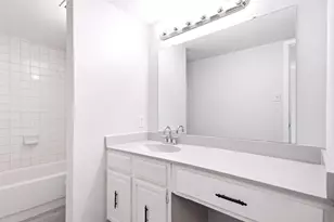8560 Park Ln, Dallas, TX 75231 - Photo 19