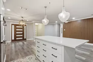 1402 Addington St, Irving, TX 75062 - Photo 3