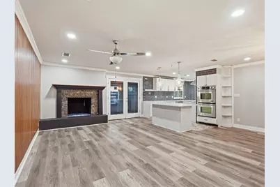 1402 Addington Street, Irving, TX 75062 - Photo 5