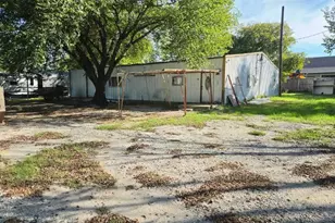 206 N Stadium Dr, Alvord, TX 76225 - Photo 1