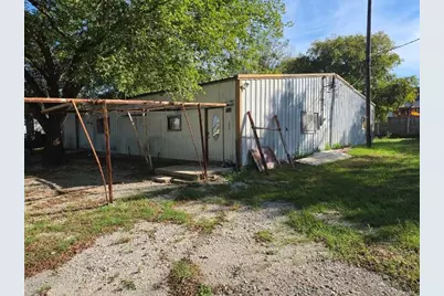 206 N Stadium Drive, Alvord, TX 76225 - Photo 3