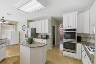 8905 High Meadows Dr, Plano, TX 75025 - Photo 11