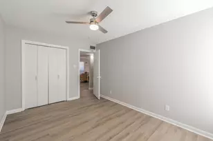 4901 Bryce Ave, Fort Worth, TX 76107 - Photo 17