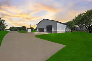 181 Co Rd 4757, Rhome, TX 76078 - Photo 33