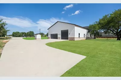 181 County Road 4757, Rhome, TX 76078 - Photo 31