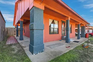302 SW 6th Street W, Marathon, TX 79842 - Photo 11