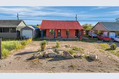302 SW 6th Street W, Marathon, TX 79842 - Photo 3