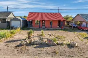 302 SW 6th Street W, Marathon, TX 79842 - Photo 3