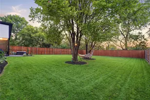 1103 Pemberton Hill Rd, Dallas, TX 75217 - Photo 17