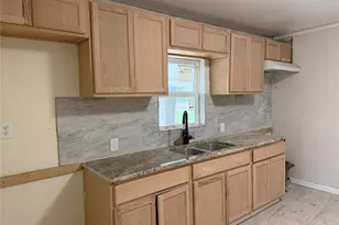 1003 E Main St, Mexia, TX 76667 - Photo 5