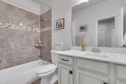 568 Hampshire Drive, Lewisville, TX 75067 - Photo 9