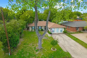 203 Evelyn St, DeSoto, TX 75115 - Photo 3