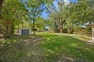 203 Evelyn St, DeSoto, TX 75115 - Photo 37