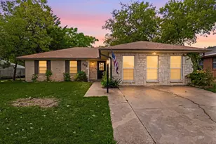 203 Evelyn St, DeSoto, TX 75115 - Photo 1