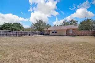 833 Springhill Dr, Burleson, TX 76028 - Photo 21