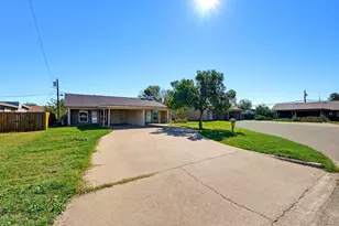 725 Chaparral Cir, Abilene, TX 79605 - Photo 3