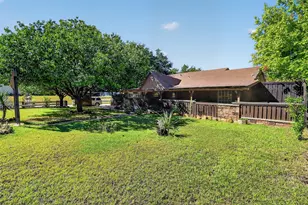 2121 High Summit Dr, Garland, TX 75041 - Photo 3