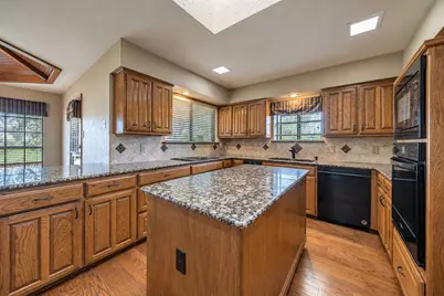 610 Shallow Creek Drive, Oak Leaf, TX 75154 - Photo 19