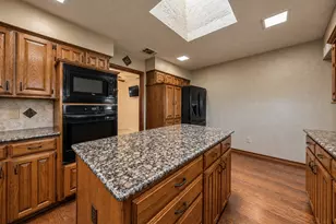 610 Shallow Creek Dr, Oak Leaf, TX 75154 - Photo 21