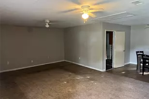 518 Stonewall Dr, Euless, TX 76039 - Photo 3
