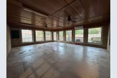 438 Southern Oaks Drive, Lake Jackson, TX 77566 - Photo 9