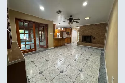 438 Southern Oaks Drive, Lake Jackson, TX 77566 - Photo 7