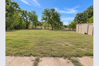 512 E Charles Street, Riesel, TX 76682 - Photo 13